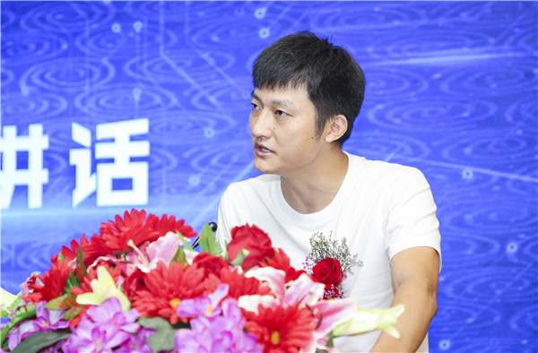 熱烈祝賀電子商務(wù)（全網(wǎng)新媒體)<a href=http://njxh.cn target=_blank class=infotextkey>專(zhuān)業(yè)</a>升級(jí)發(fā)布會(huì)暨新華淘寶大學(xué)青橙計(jì)劃啟動(dòng)儀式圓滿落幕！