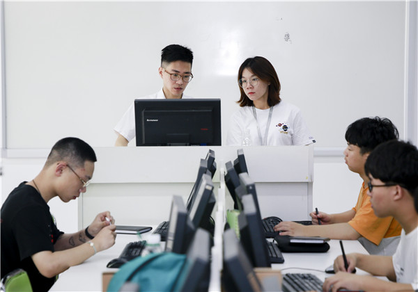 <a href=http://njxh.cn target=_blank class=infotextkey>高中</a>畢業(yè)考不上大學(xué) 學(xué)IT是好出路嗎？