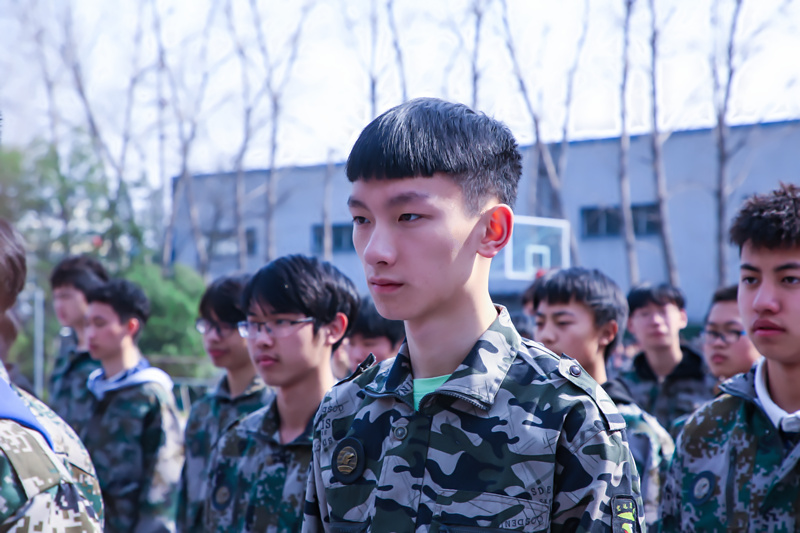 退伍軍人轉業(yè)選擇新華，開啟高薪白領的成長之路