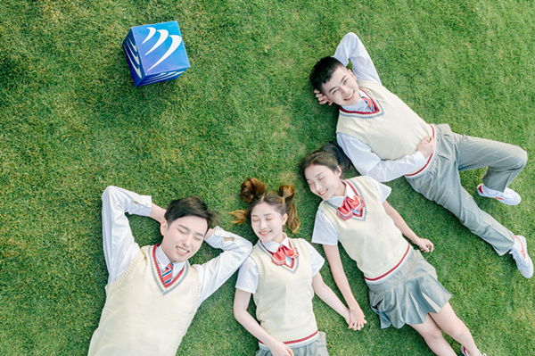 初中畢業(yè)學(xué)WEB前端開發(fā)<a href=http://njxh.cn target=_blank class=infotextkey>專業(yè)</a>前景如何？