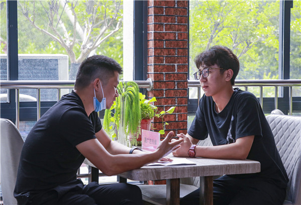 就業(yè)保障丨千企萬崗進(jìn)校園，助力學(xué)子精準(zhǔn)就業(yè)！