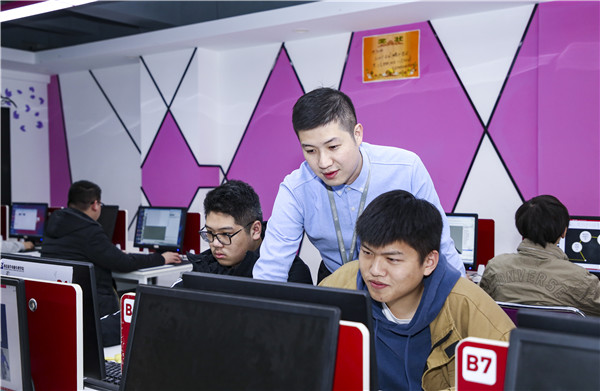 初中畢業(yè)學(xué)影視動畫好學(xué)么，好就業(yè)么？