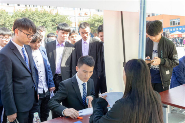 職業(yè)教育托舉新希望，如何選擇一所好學(xué)校？