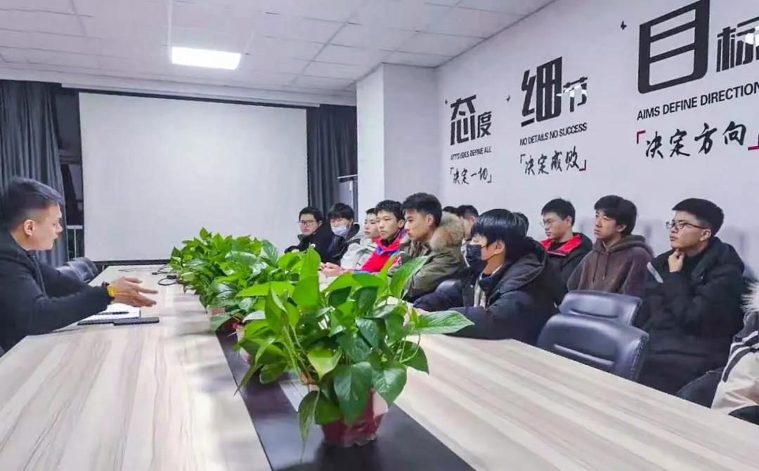 南京新華：試學(xué)營開班啦！一周試學(xué)助你榮耀起航！