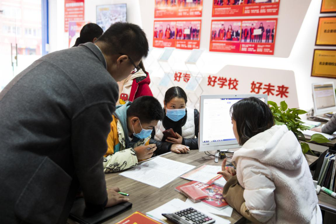 為什么總勸你來(lái)校實(shí)地考察？好學(xué)校不怕比較！