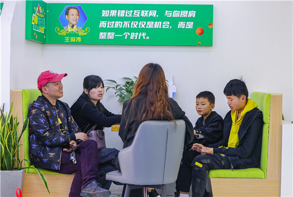 南京新華五一試學(xué)體驗周火爆開啟！