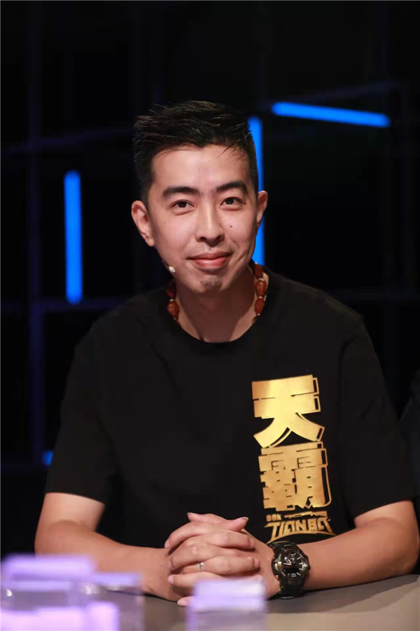 王者爭(zhēng)霸 限定名額！LGD俱樂(lè)部明星成員來(lái)新華啦！快來(lái)一戰(zhàn)高低