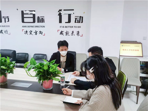企業(yè)招聘進(jìn)校園，助力學(xué)生高質(zhì)量就業(yè)