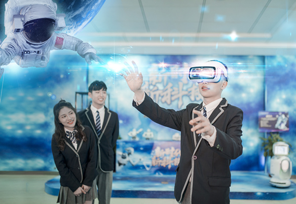 互聯網時代，男生學什么<a href=http://njxh.cn target=_blank class=infotextkey>專業(yè)</a>好？