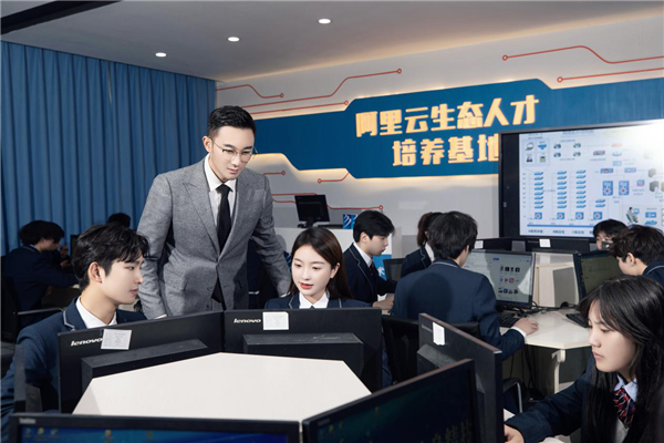為什么新職教法引起社會(huì)熱議，新華帶你了解