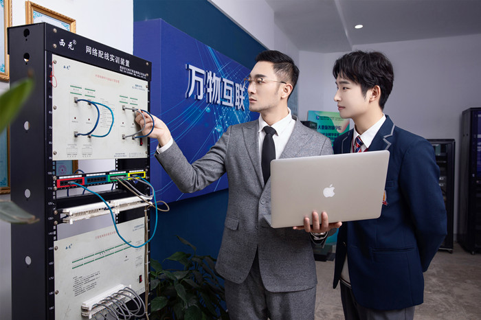 就業(yè)寒潮來襲，新華這類人才卻被市場(chǎng)熱搶！