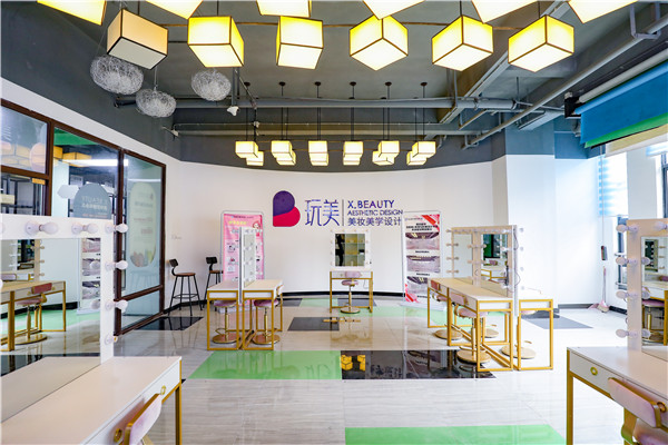互聯(lián)網(wǎng)+美妝與形象設計，發(fā)展前景在哪里