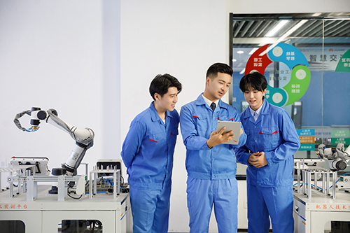 初<a href=http://njxh.cn target=_blank class=infotextkey>高中</a>畢業(yè)的學(xué)生,學(xué)習(xí)成績(jī)不好學(xué)什么技術(shù)好?