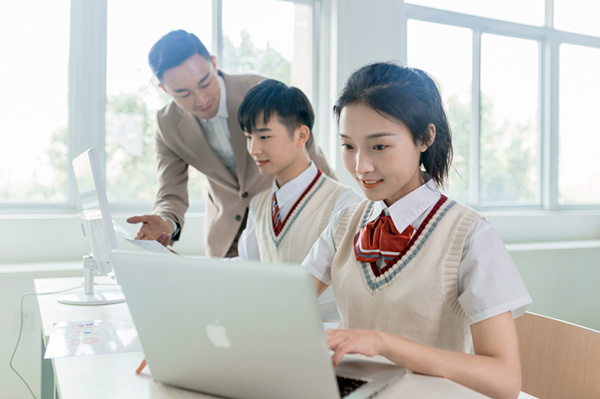 職場干貨|選擇職業(yè)發(fā)展方向，我們需要考慮哪些因素呢？