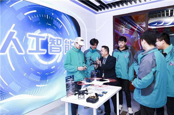南京新華電腦專修學(xué)院地址，怎么走？