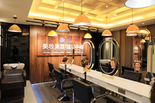 南京新華美妝專業(yè)怎么樣？就業(yè)前景好不好？